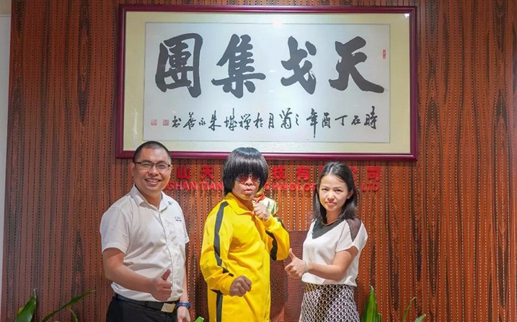熱烈歡迎李小龍特型演員唐龍先生前來天戈聲學參觀！